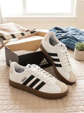 ADDIDAS WHITE and Black Retro Trainer Sneakers Never worn